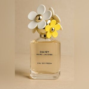 Marc Jacobs Daisy Eau So Fresh Bottle - Yellow, White, Gold 75 ML 🌸